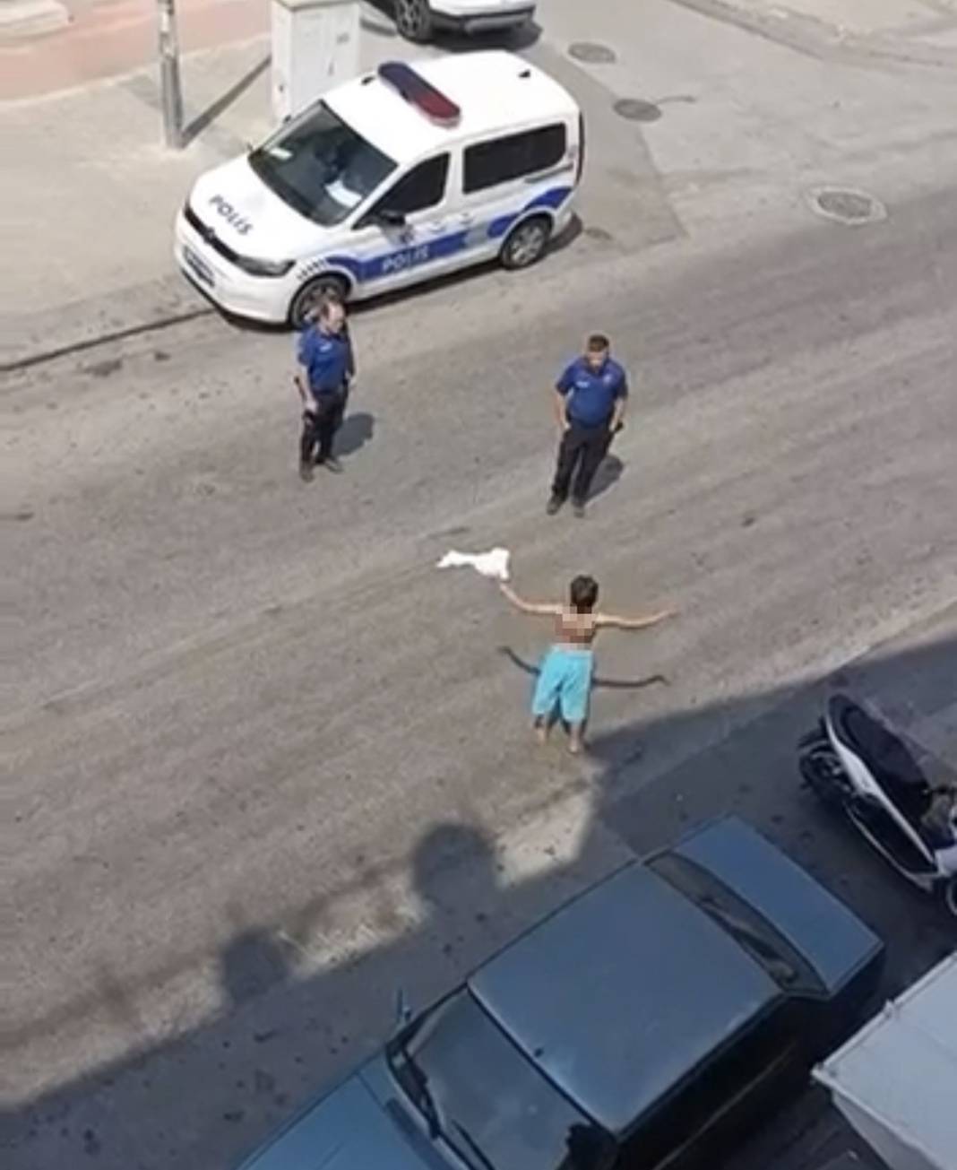 Yarı çıplak sokağa çıkan kadın hayatını kaybetti! 3